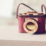 3D Wood and Leather Camera Necklace - Movable lens